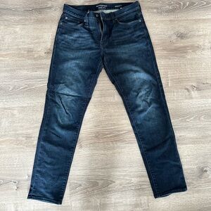 Banana Republic - Travel Jean - Mens Size 32x32 - Athletic Fit